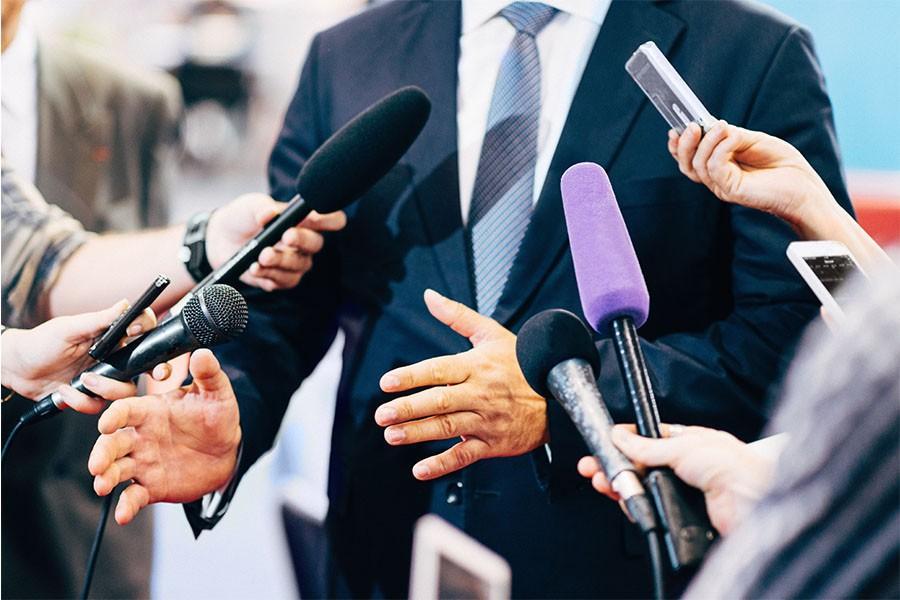 PR Specialist đóng vai trò quan trọng trong việc truyền tải thông điệp hiệu quả của doanh nghiệp ra bên ngoài