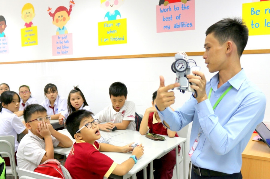 Mức lương của giáo viên Stem phụ thuộc vào nhiều yếu tố như kinh nghiệm và trung tâm đào tạo