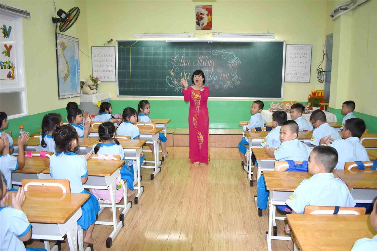 Giáo viên biên chế sẽ có sự ổn định lâu dài hơn so với giáo viên hợp đồng