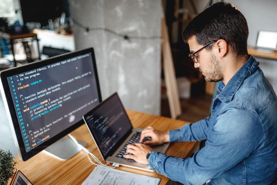 Technical Manager Project sẽ quản lý đội ngũ phát triển phần mềm nhằm đảm bảo triển khai đúng tiến độ và chất lượng