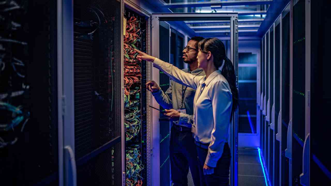 Giám sát và và duy trì hoạt động cho cơ sở hạ tầng công nghệ là nhiệm vụ hàng đầu của việc làm It Infrastructure