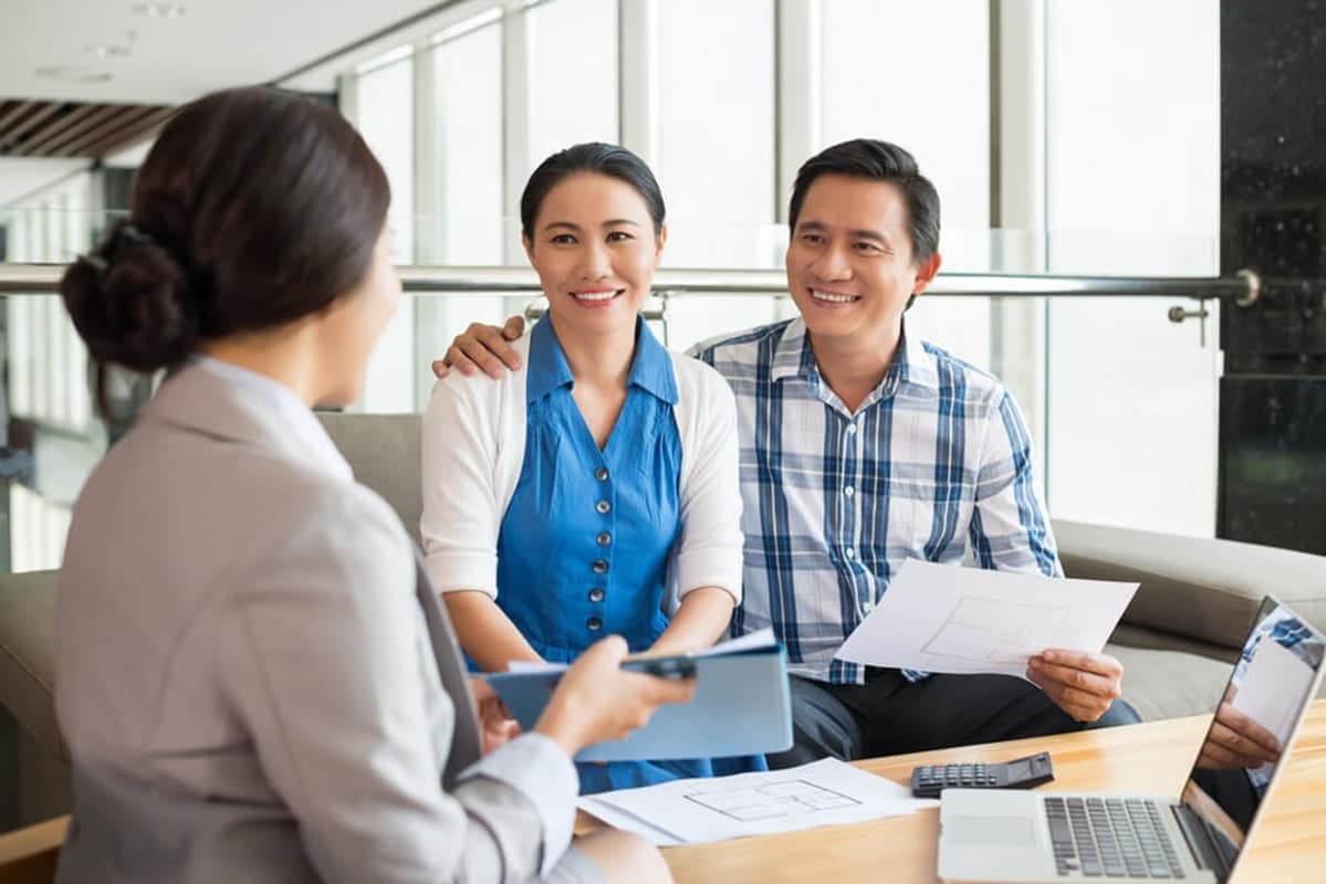 Ứng viên có khả năng thuyết phục và đàm phán là một lợi thế khi tìm việc làm Sales tài chính