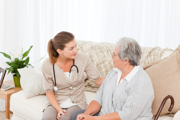 Nhu cầu tuyển dụng việc làm dịch vụ chăm sóc sức khỏe tăng cao ở thành phố lớn
