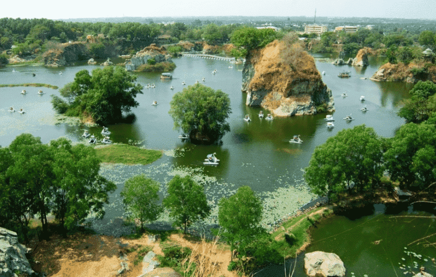 Khu du lịch Bửu Long thu hút nhiều khách du lịch tạo cơ hội việc làm cho ngành du lịch tỉnh Đồng Nai