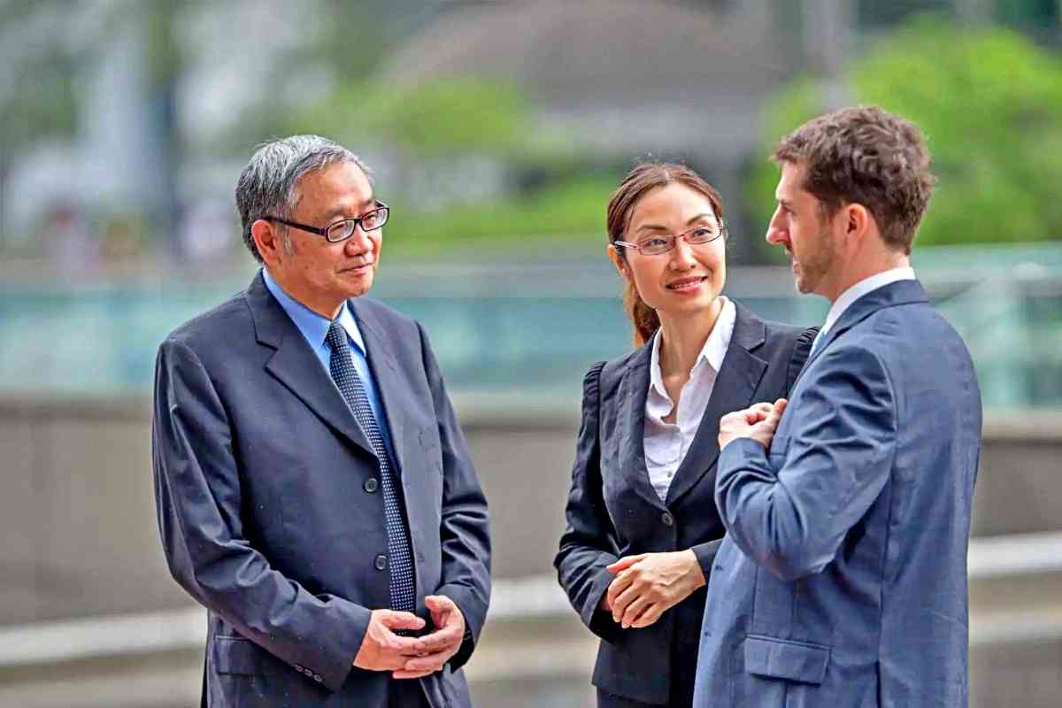 Phiên dịch viên lương bao nhiêu phụ thuộc vào hình thức làm việc, kinh nghiệm