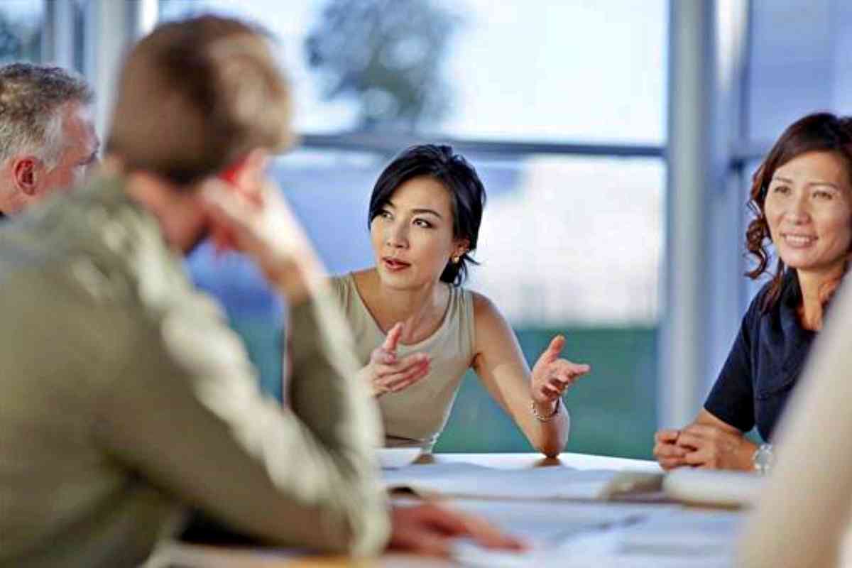 Yếu tố như bằng cấp, kỹ năng mềm, lĩnh vực dịch thuật cũng ảnh hưởng đến thu nhập