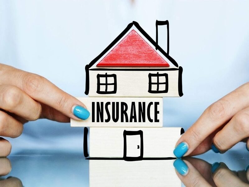 Ngành bảo hiểm đóng vai trò quan trọng trong nền kinh tế, giúp cá nhân và doanh nghiệp duy trì sự ổn định tài chính trước những rủi ro bất ngờ