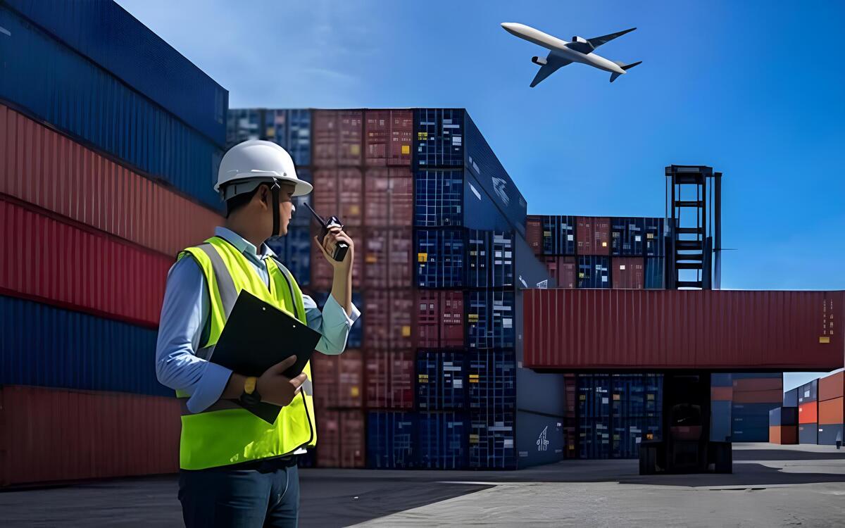 Nhân viên kinh doanh xuất nhập khẩu cần có kiến thức chuyên môn về thương mại quốc tế
