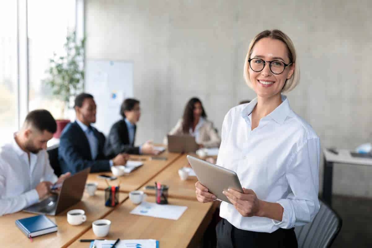 Chuyên viên tuyển dụng phải hiểu rõ về yêu cầu công việc, kỹ năng giao tiếp và tổ chức tốt