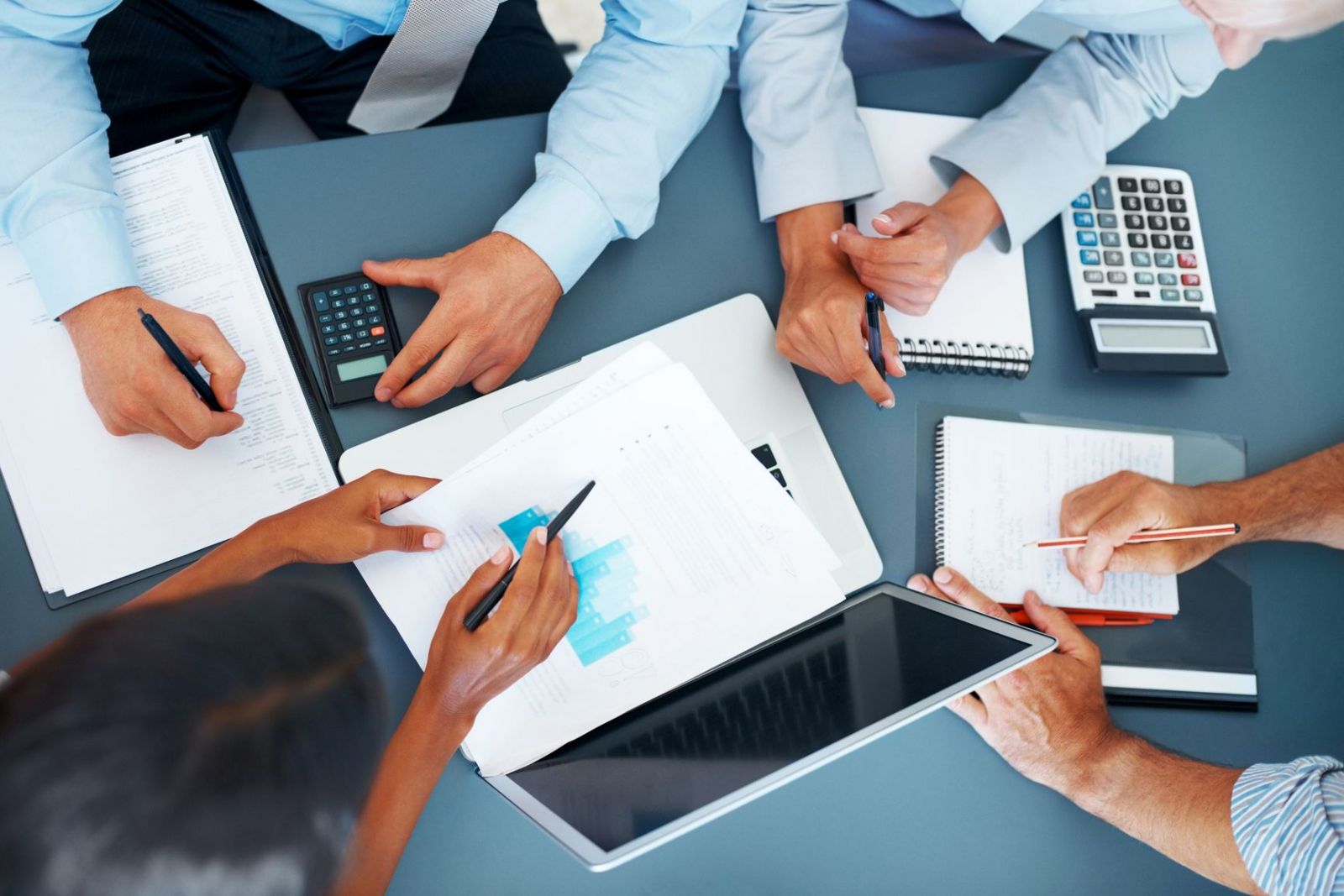 Kế toán thuế là việc làm đặc thù nên bên cạnh hiểu biết kiến thức chuyên môn, kiến thức về luật mà còn có kỹ năng tốt