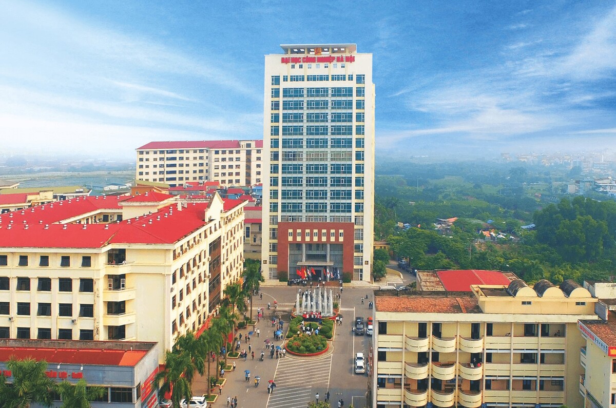 Trường Đại học Công nghiệp Hà Nội được xem là một trong những trường đại học có lịch sử đào tạo lâu đời nhất tại Việt Nam.