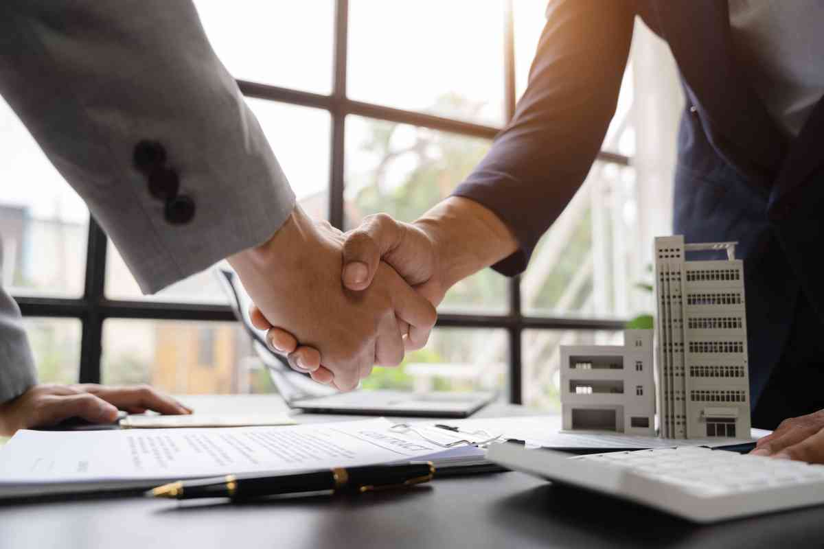 Ứng viên sale bất động sản cần đáp ứng một số tiêu chí cơ bản về học vấn và kinh nghiệm