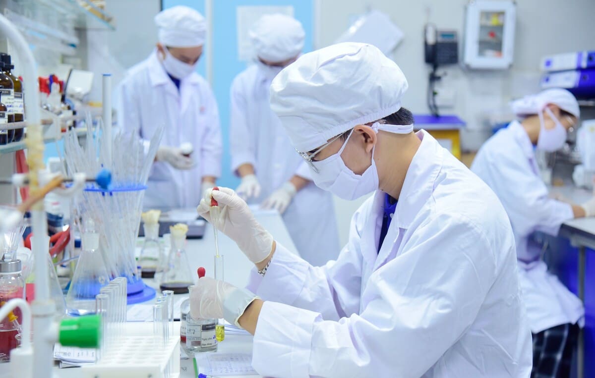 Giảng viên ngành Dược được xem là một trong những công việc ổn định và được đánh giá cao