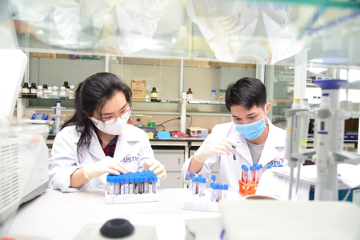 Mức thu nhập của dược sĩ phụ thuộc vào trình độ học vấn, kinh nghiệm, khu vực làm việc và chính sách của từng công ty, doanh nghiệp