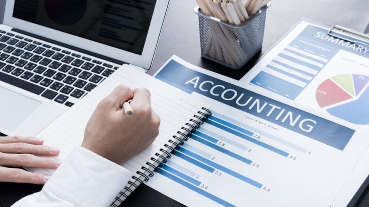 Mức lương kiểm toán tại cơ quan nhà nước phụ thuộc vào lương cơ bản và hệ số lương theo cấp bậc