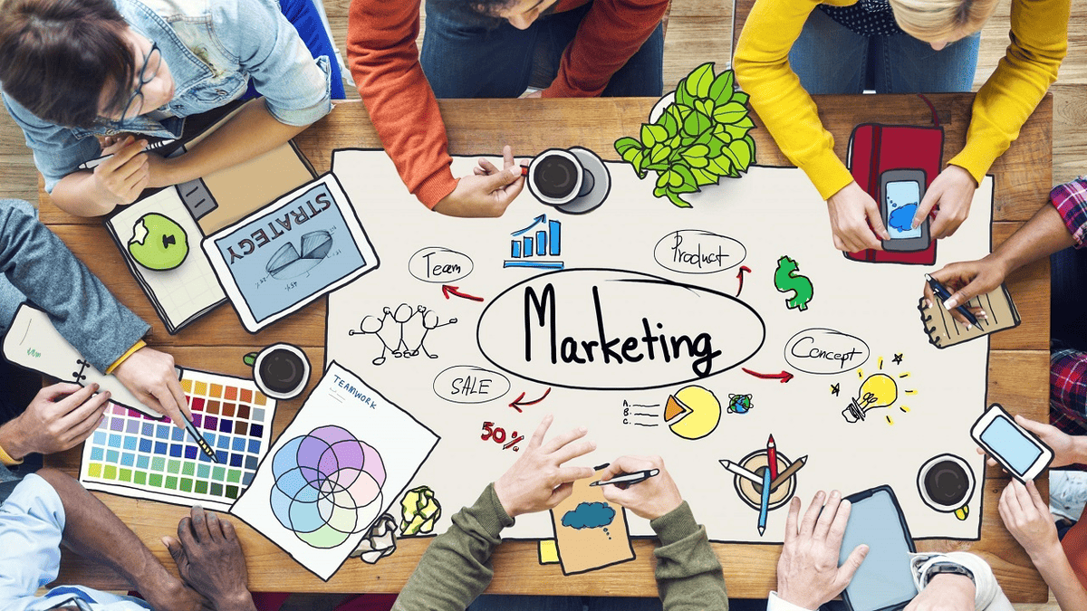 Ngành marketing đóng vai trò vô cùng quan trọng trong việc kết nối doanh nghiệp với khách hàng