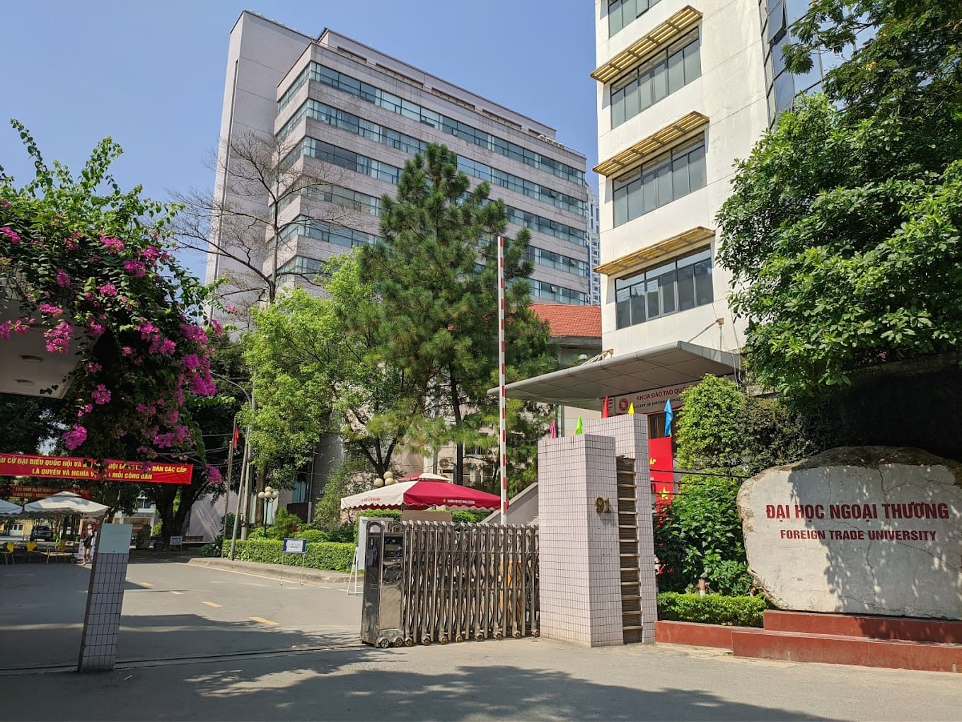 Đại học Ngoại thương là một trong những trường đào tạo hàng đầu về ngành Digital Marketing
