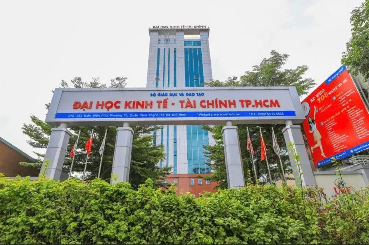 Nếu bạn đang cân nhắc ngành Truyền thông đa phương tiện khối C00 học trường nào, Đại học Kinh tế - Tài chính TP.HCM là một lựa chọn uy tín