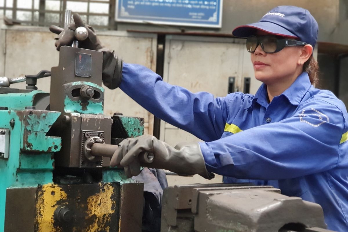 Việc làm cơ khí yêu cầu người thợ có kỹ năng và kiến thức tốt trong quá trình làm việc