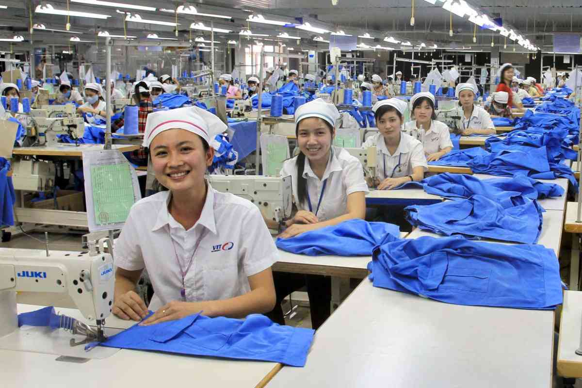 Lĩnh vực dệt may thu hút và giải quyết việc làm cho đông đảo lao động địa phương