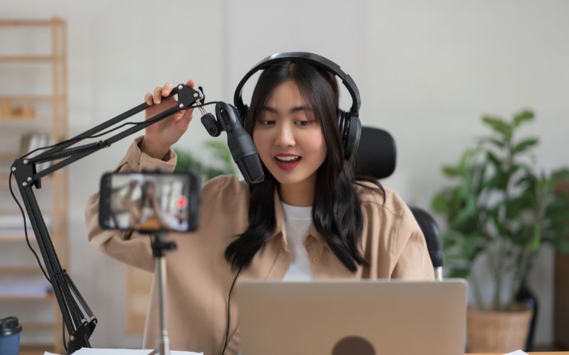 Nhu cầu việc làm content writer cao với nhiều vị trí chuyên môn trong ngành