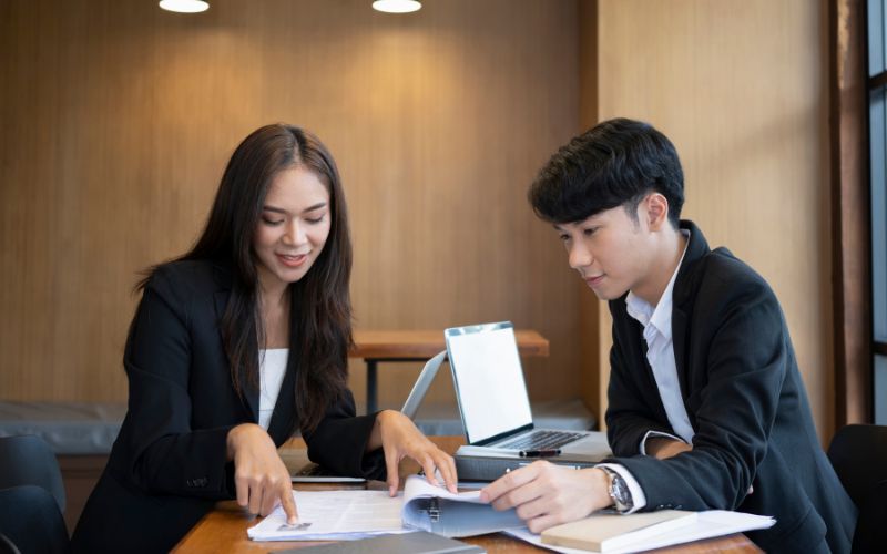 Sinh viên cân đối việc học để lựa chọn hình thức thực tập phù hợp
