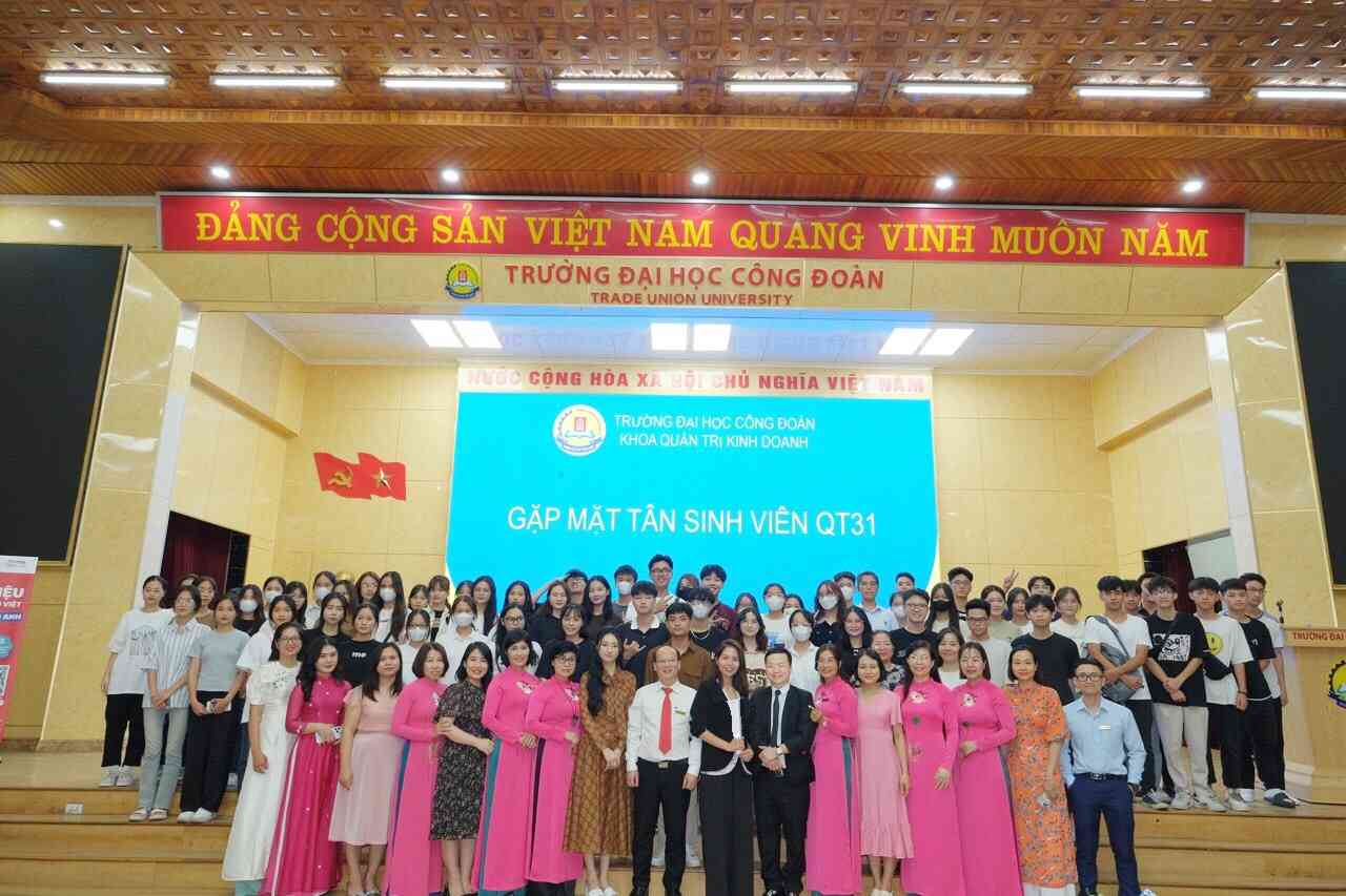 Gặp mặt tân sinh viên QT31