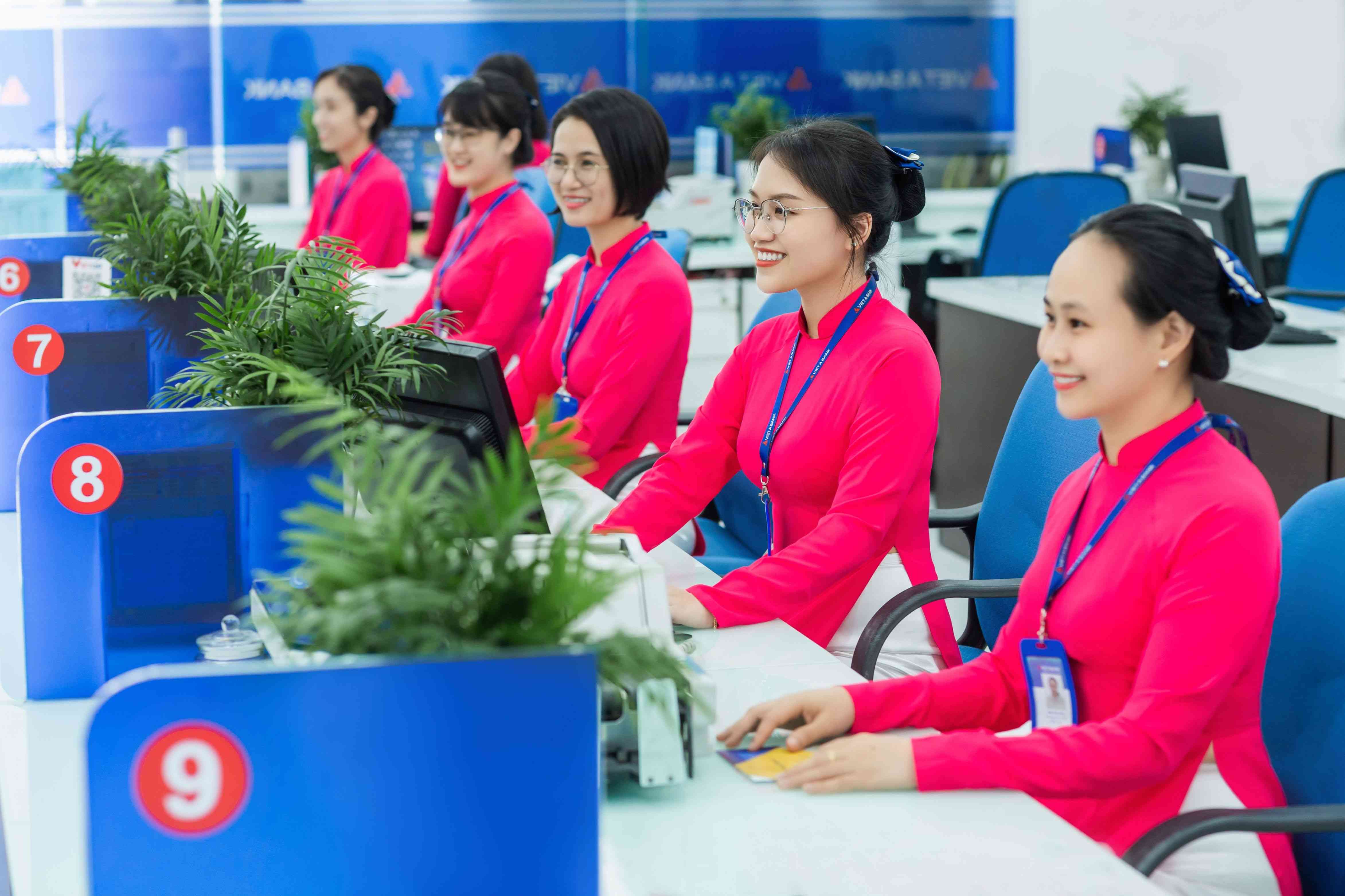 Tuyển dụng việc làm chuyên viên khách hàng doanh nghiệp tại các ngân hàng