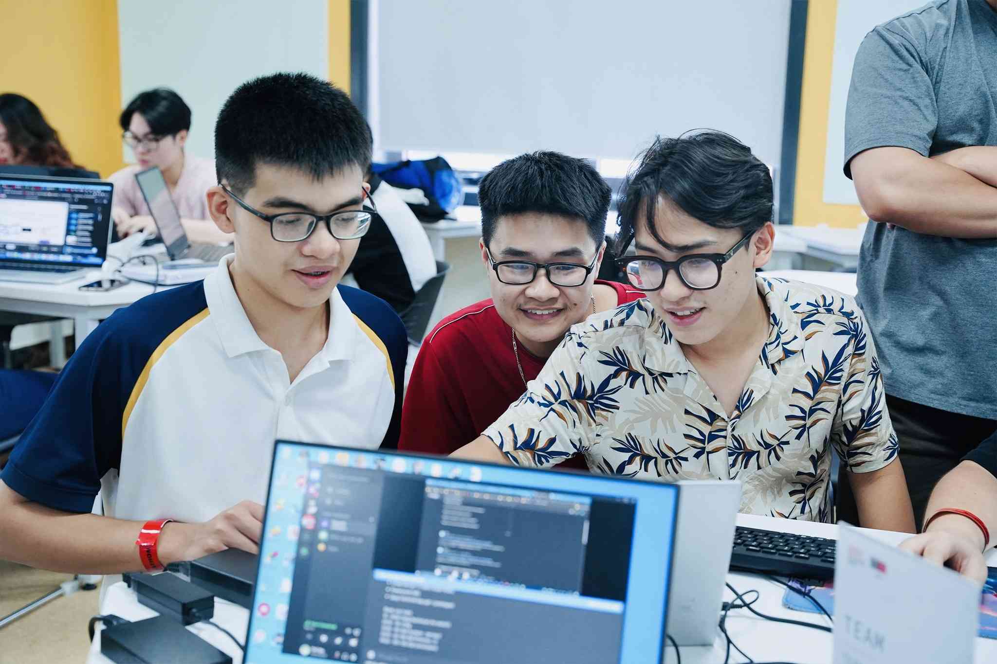 Khu vực tuyển dụng tìm việc làm công nghệ thông tin