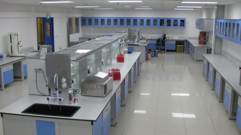 Tại các khu công nghiệp của các thành phố lớn có nhiều phòng thí nghiệm dành cho nhân viên Hóa học/Sinh học