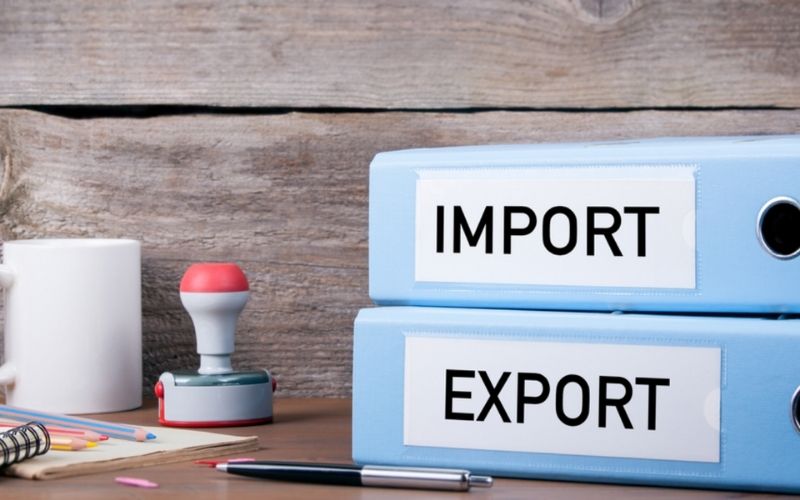 Nhân viên chứng từ Logistics cần sự tỉ mỉ để xử lý các giấy tờ cần thiết cho quá trình xuất nhập khẩu