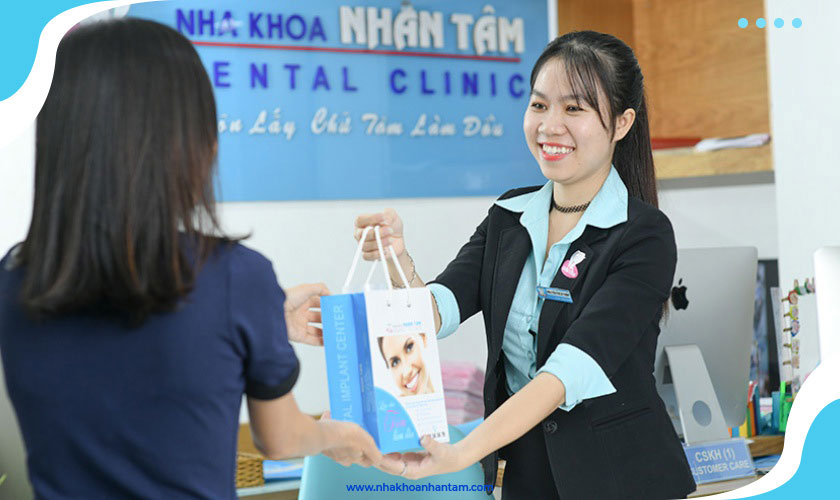Đối với vị trí nhân viên cho phòng khám, ứng viên nên trang bị thêm kiến thức chuyên môn để giải đáp thắc mắc của khách hàng