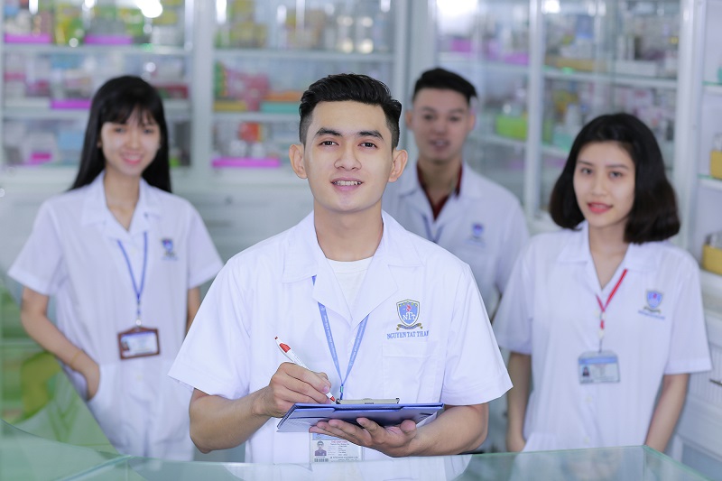 Nhu cầu tìm việc quản lý cửa hàng thuốc tại Việt Nam đang tăng cao, đặc biệt tại các thành phố lớn như Hà Nội và TP. HCM