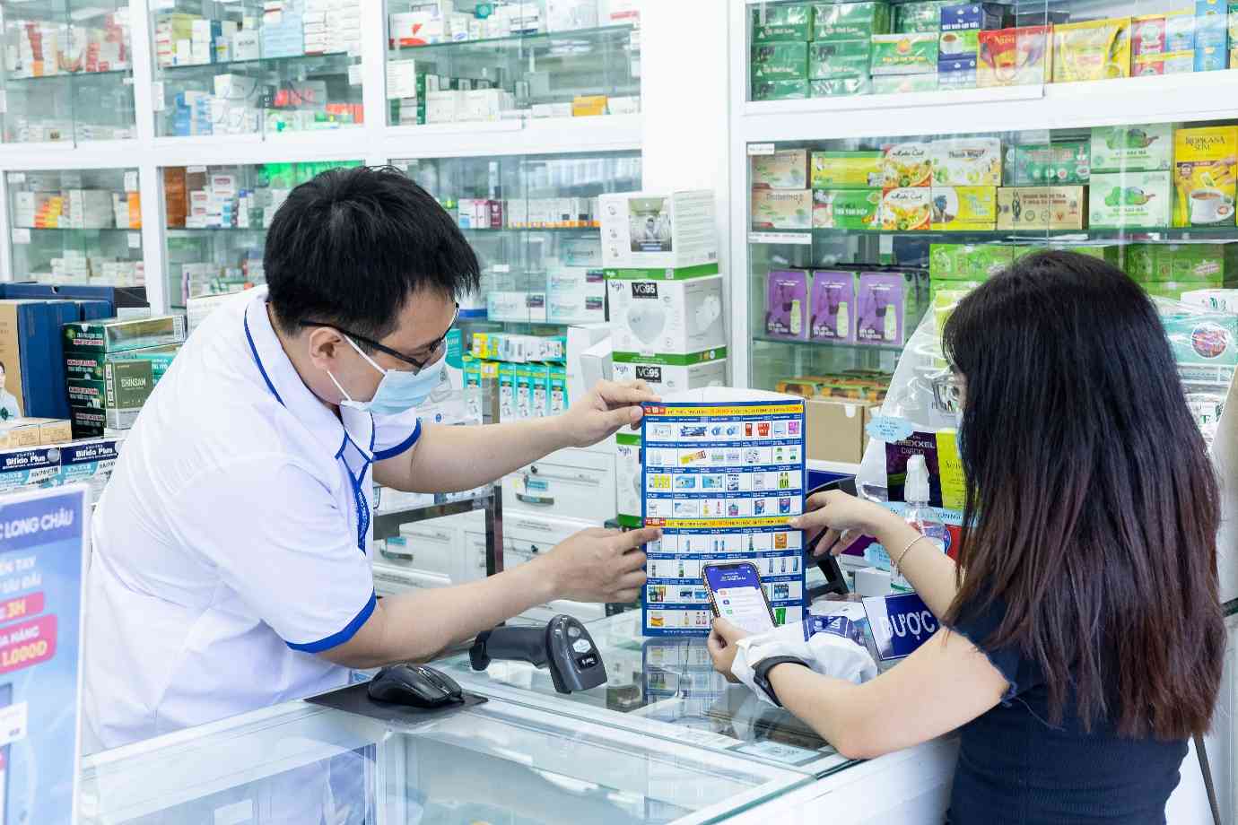 Quản lý cửa hàng thuốc đóng vai trò quan trọng trong việc điều hành, duy trì hoạt động của cửa hàng