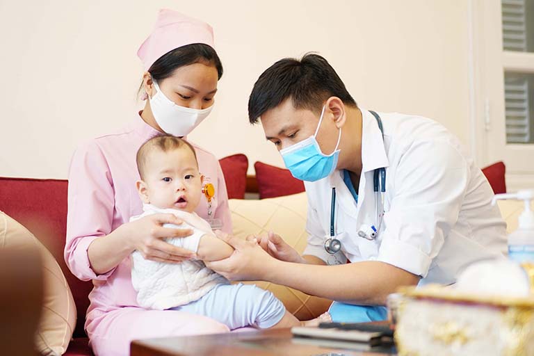 Những quy định về bằng cấp và chứng chỉ hành nghề của bác sĩ nhi khoa