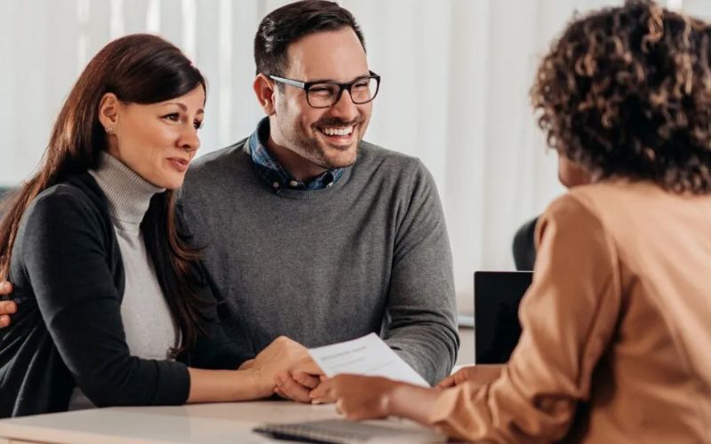 Chuyên viên xử lý nợ cần có khả năng làm việc hiệu quả với khách hàng trong những tình huống phức tạp