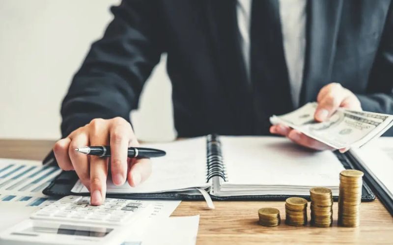 Tuyển dụng chuyên viên xử lý nợ cần ứng viên có một bộ kỹ năng toàn diện, bao gồm cả kiến thức chuyên môn và kỹ năng mềm